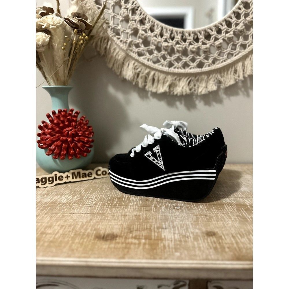 VOLATILE platform sneakers! 💜90'S ORIGINALS. 💜 VERY rare, HTF! NEW! SIZE 6💜